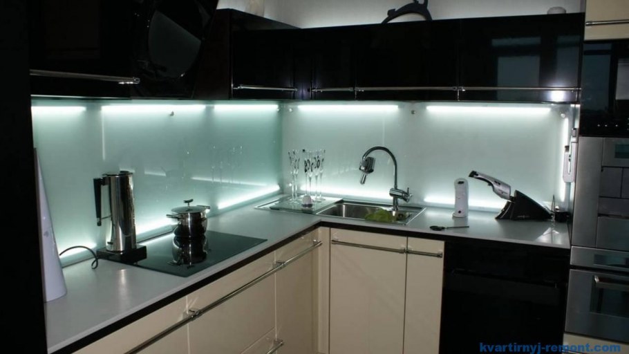 Неон в интерьере квартиры