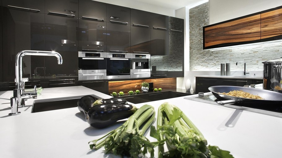 Кухня с неоновой подсветкой