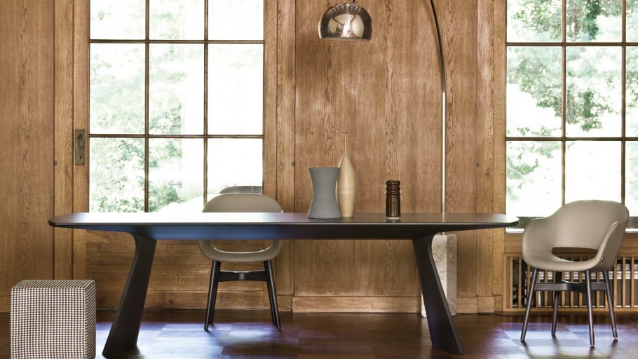 Дерево в интерьере спальни