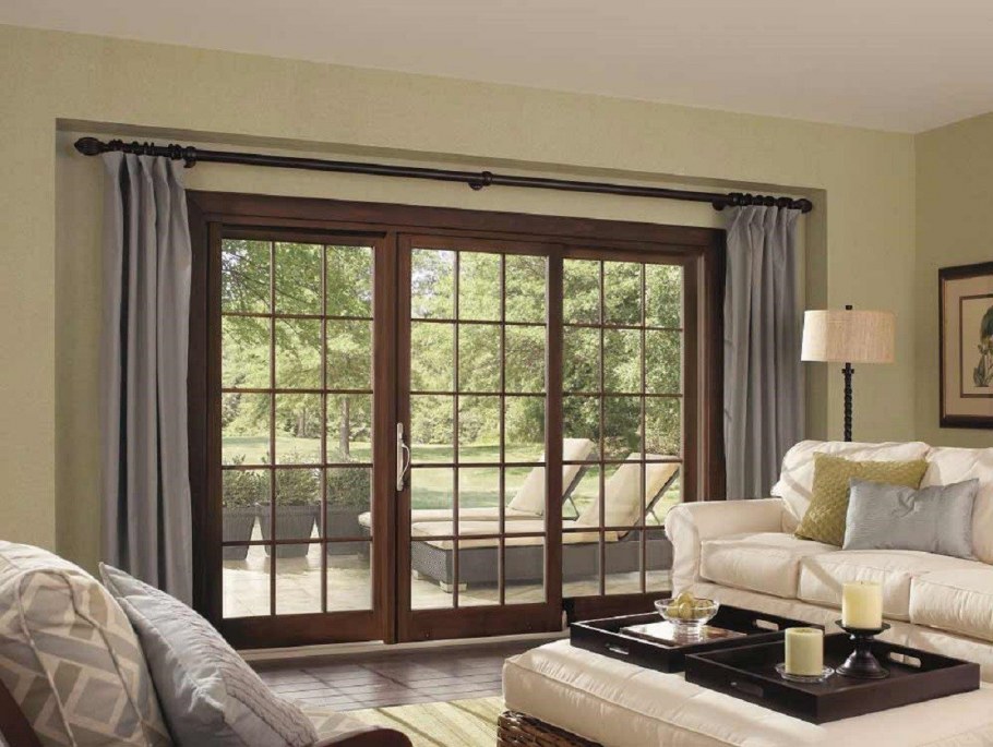 Французские окна в частном доме