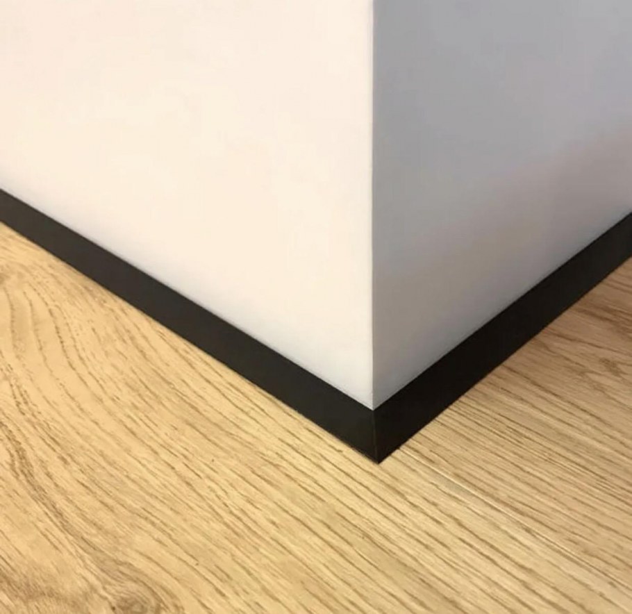 Напольный плинтус с подсветкой PN 080 led Евровуд