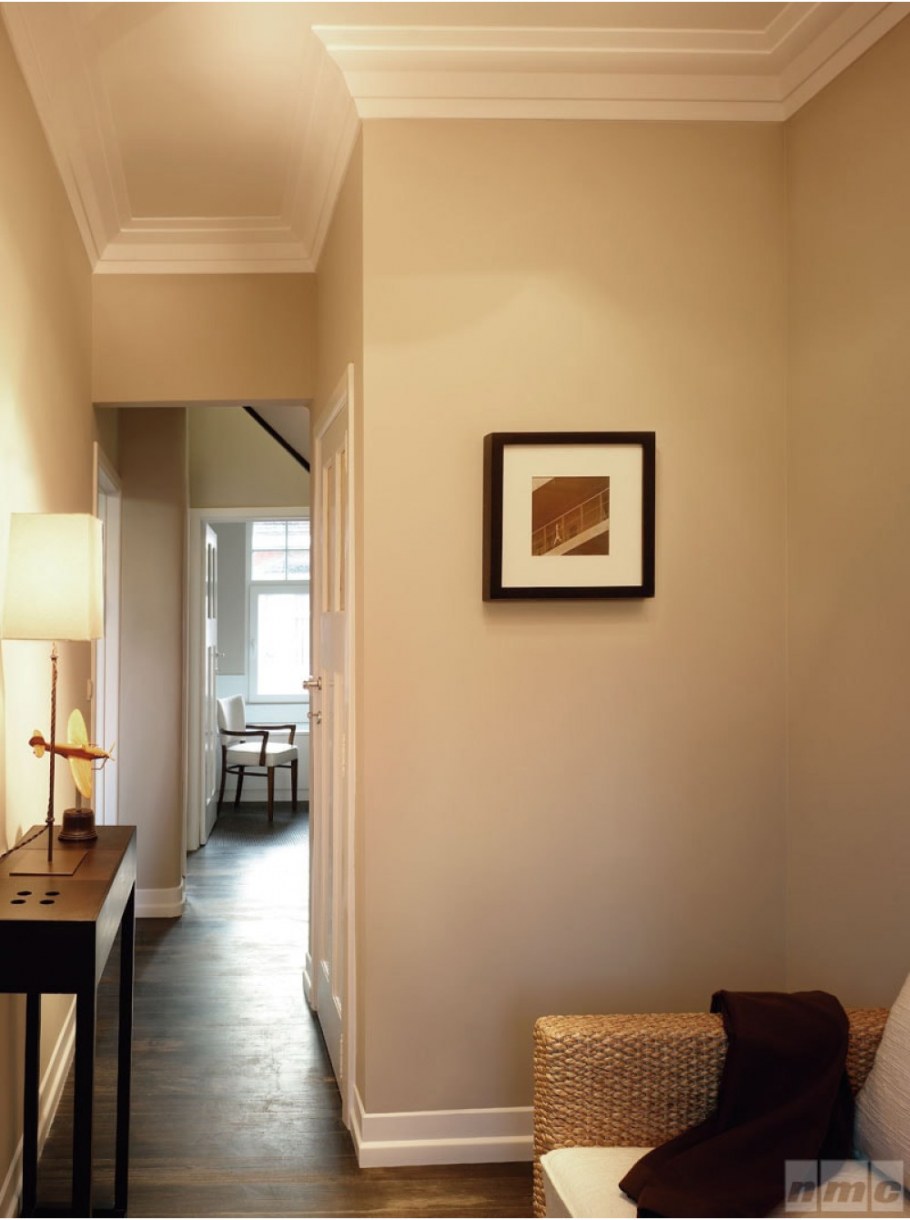 Дверное обрамление из полиуретана