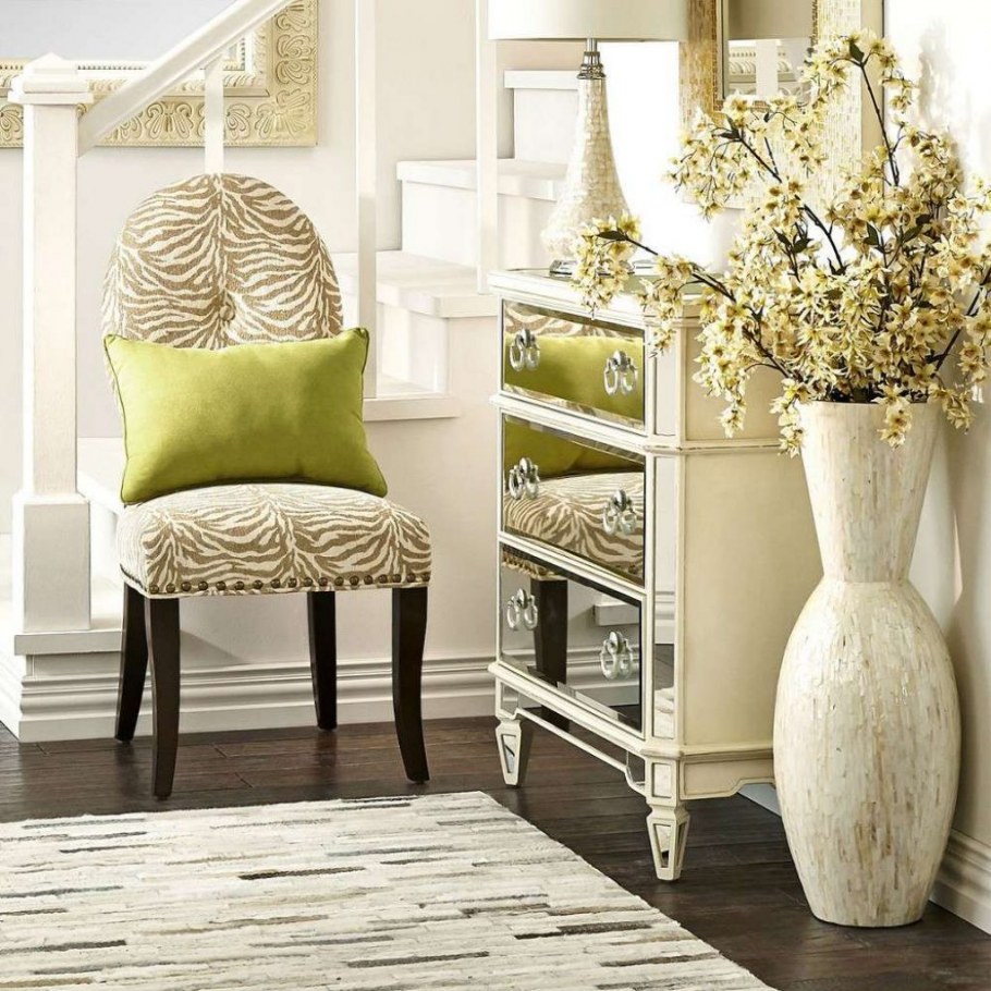 Vase Stand made of Wood