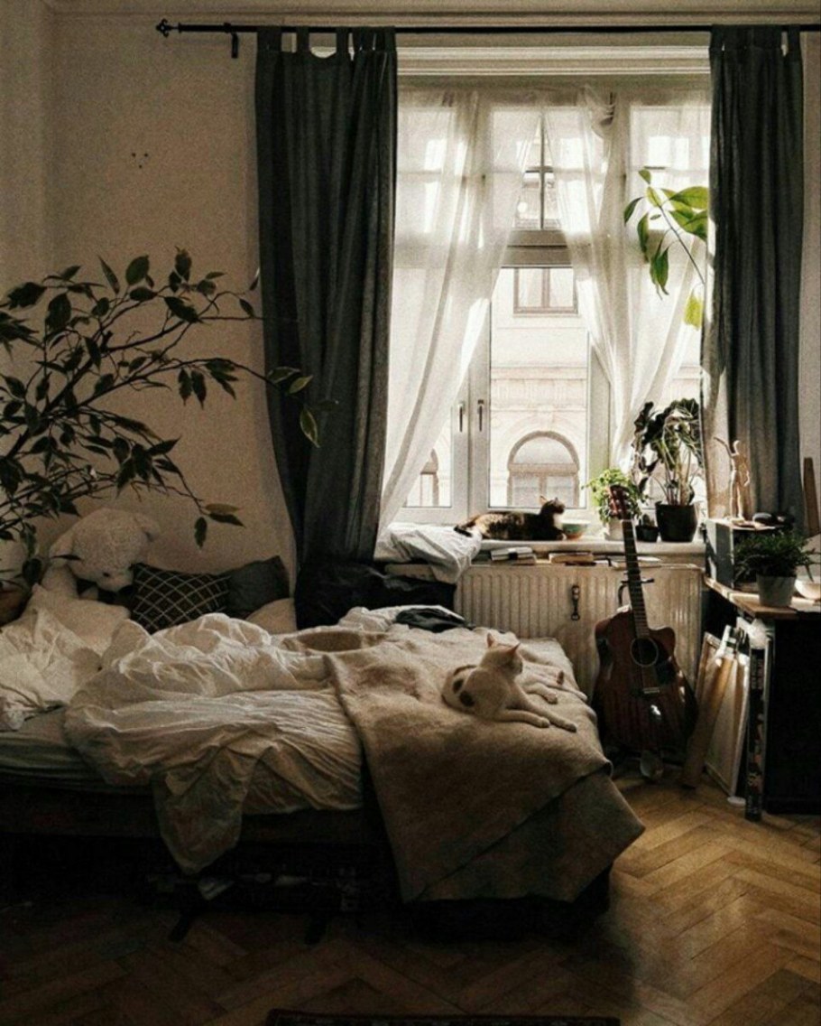 Маленькая уютная спальня