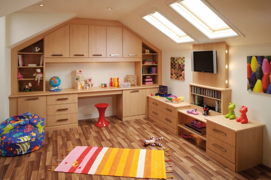 Мебель в мансардную комнату