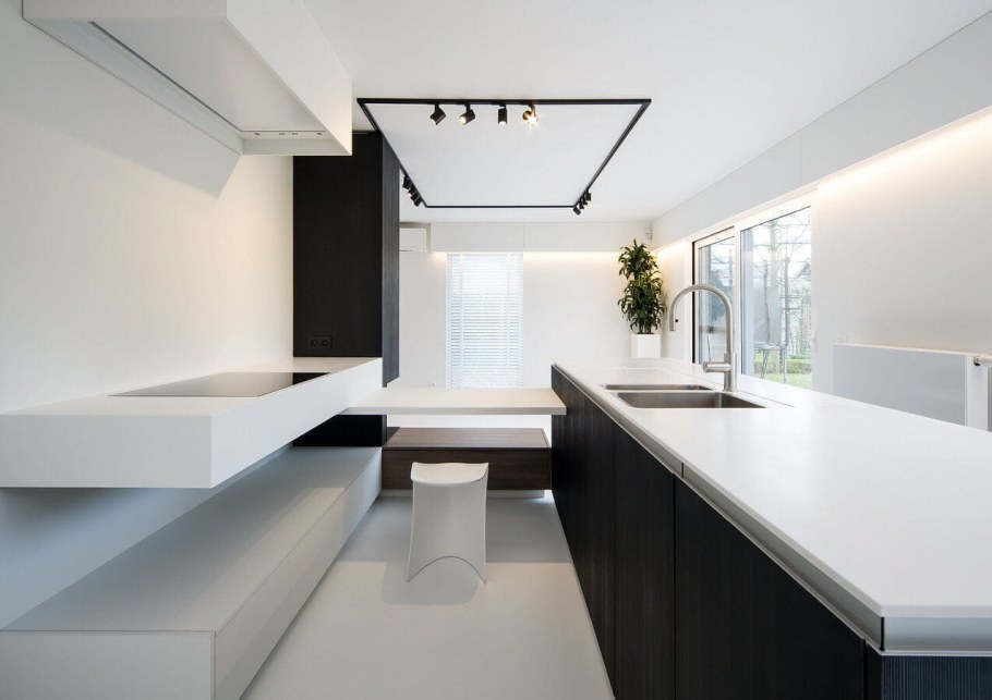 Черный натяжной потолок