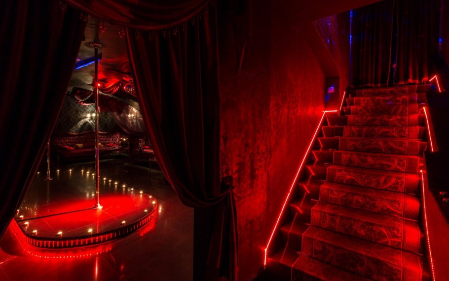 Комната в борделе