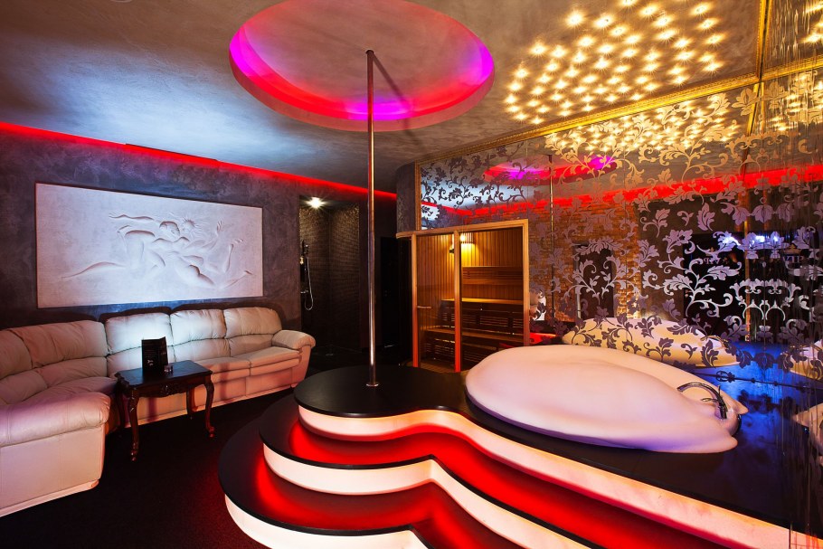 Стриптиз клуб интерьер