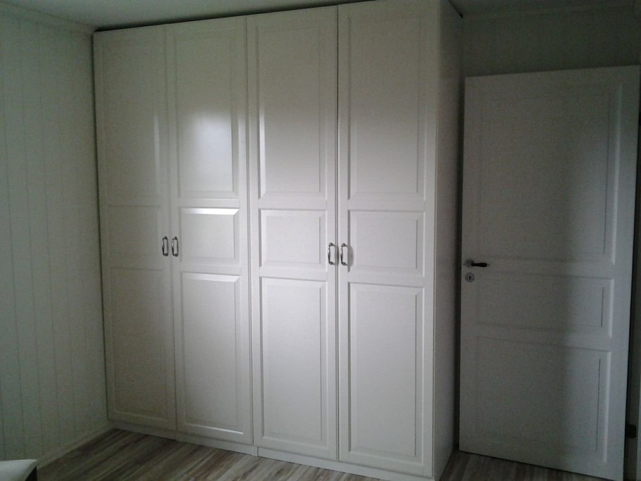 БРИМНЭС шкаф платяной 3-дверный белый