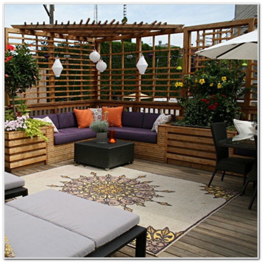 Деревянное крыльцо