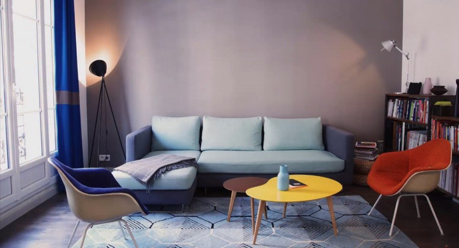 Квартира голубой диван
