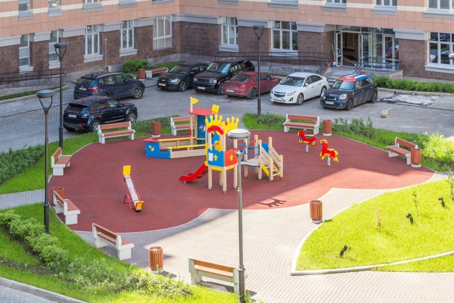 Новая детская площадка в Астрахани