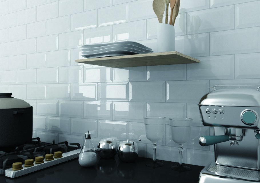 Желтая плитка на фартук