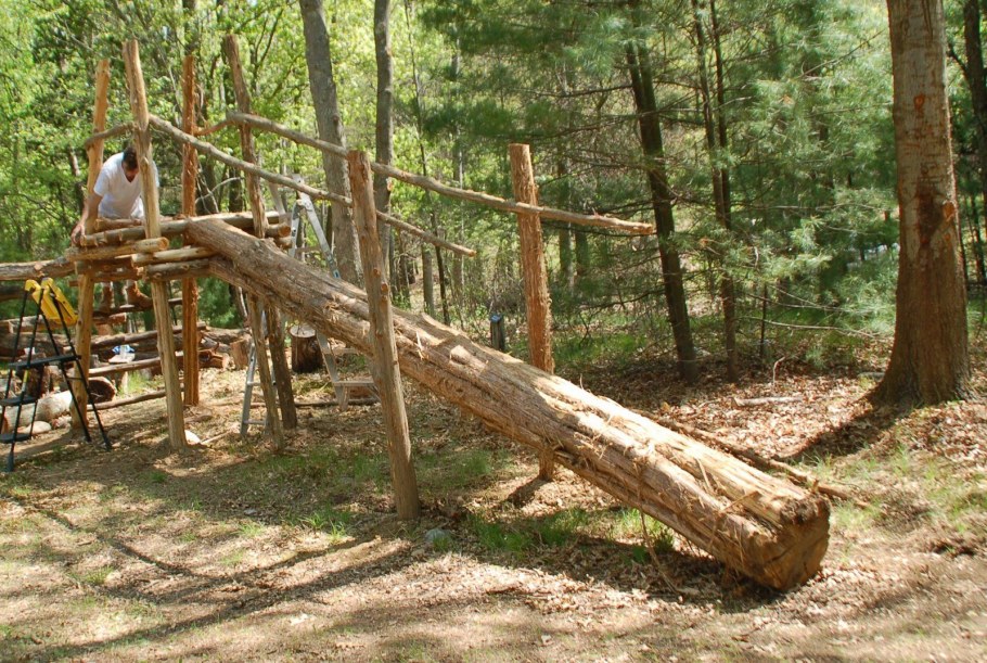 Детские качели из бревна