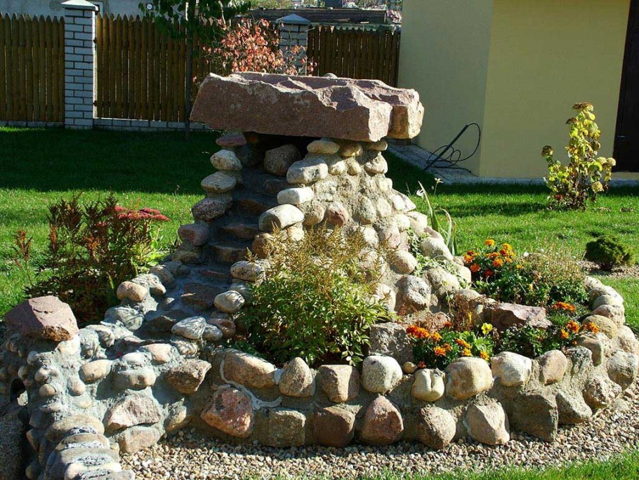 Альпийская горка с водопадом