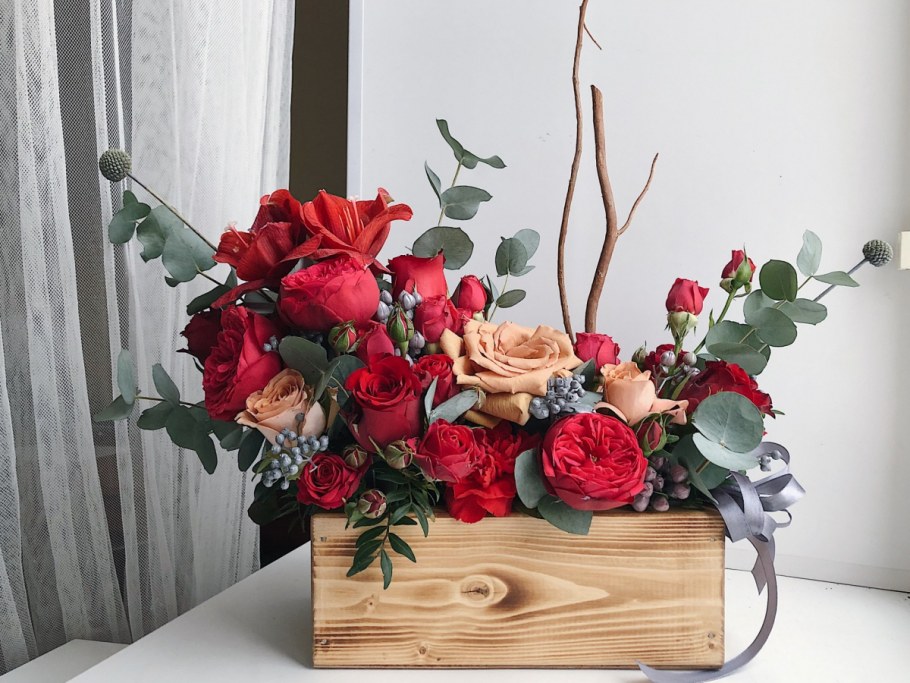 Интерьерные композиции из искусственных цветов