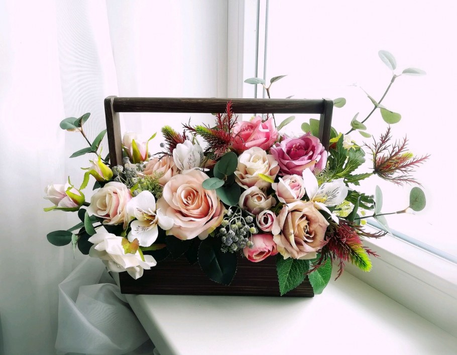 Флористические композиции из искусственных цветов