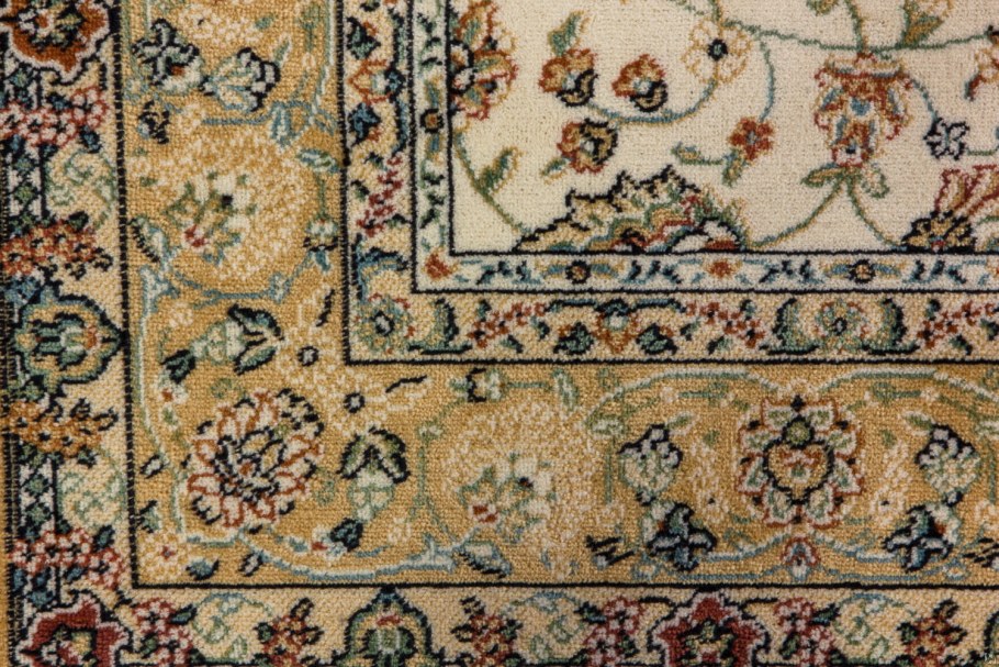 Ковер серо красный