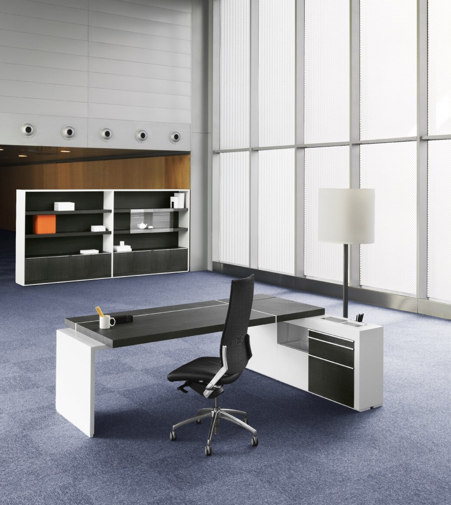 Стенка с рабочим метом в гости