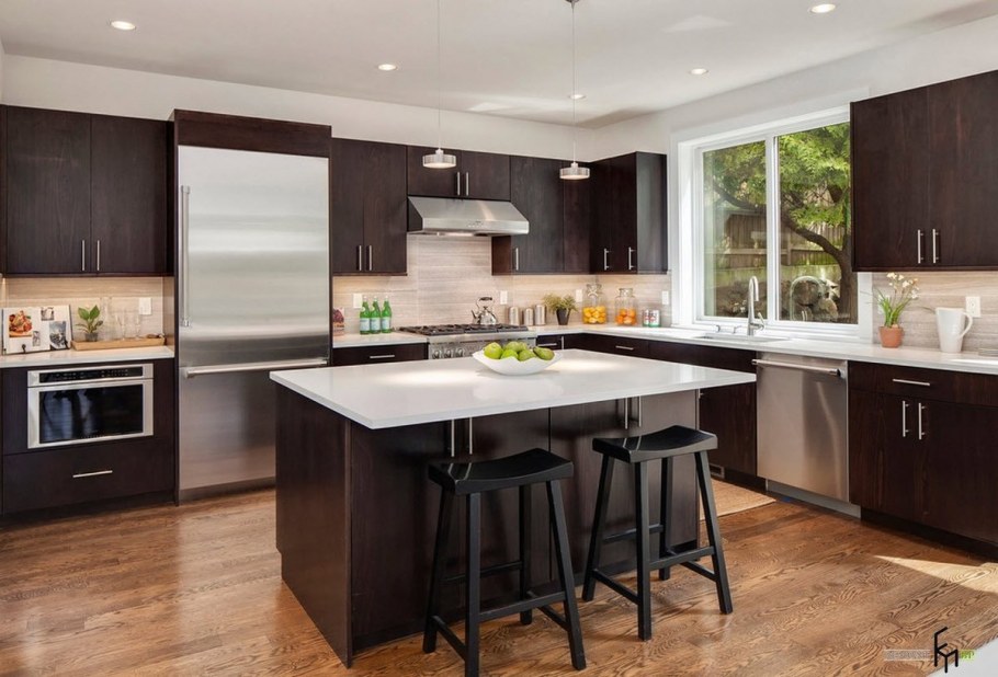 Современный кухонный гарнитур с островом