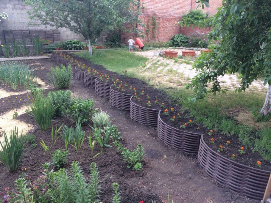 Многоярусная клумба из бетона