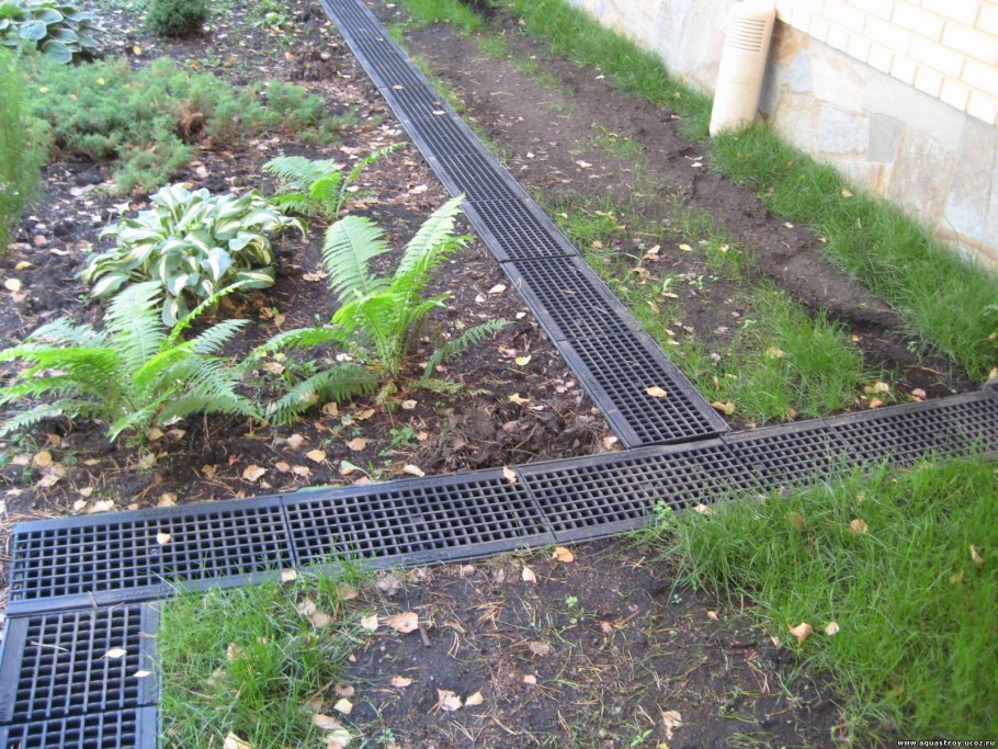 Грядки из пластиковых бутылок