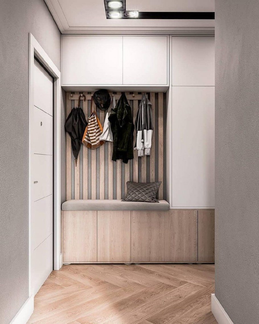 Гардеробная в коридоре