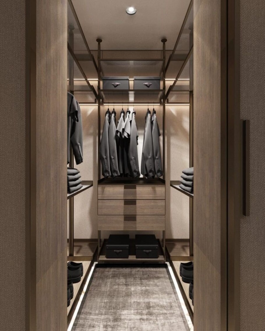 Гардеробная в коридоре