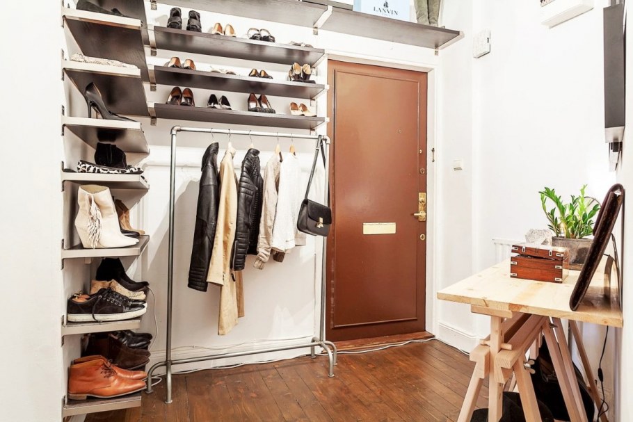 Шкаф для маленькой прихожей в стиле лофт