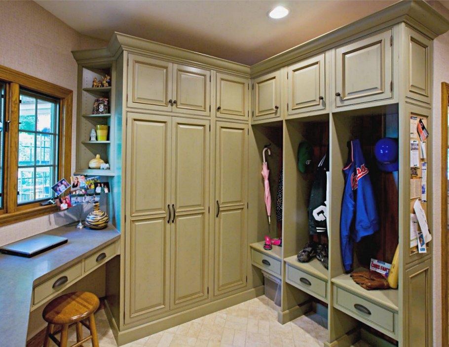 Шкаф в американском стиле