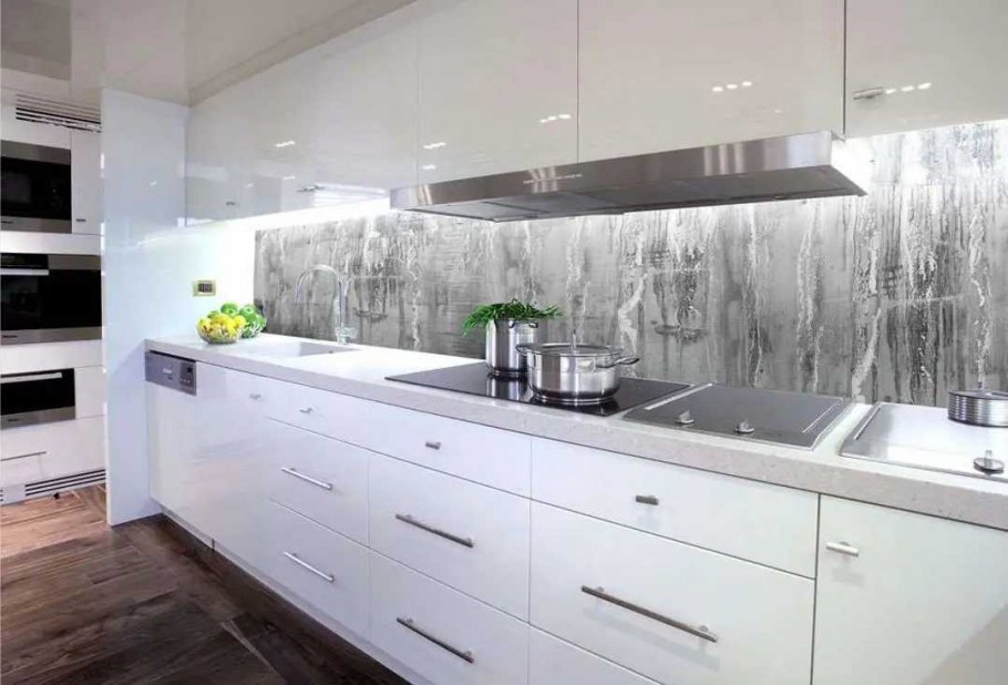 Фартук для белой современной кухни