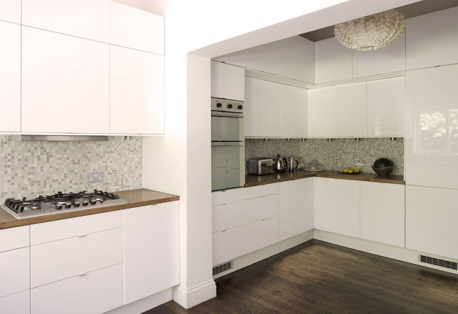 Белая глянцевая кухня