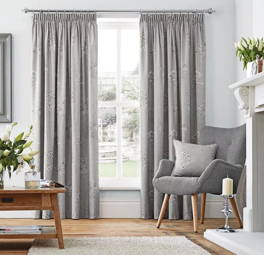 Лавандовые шторы в интерьере