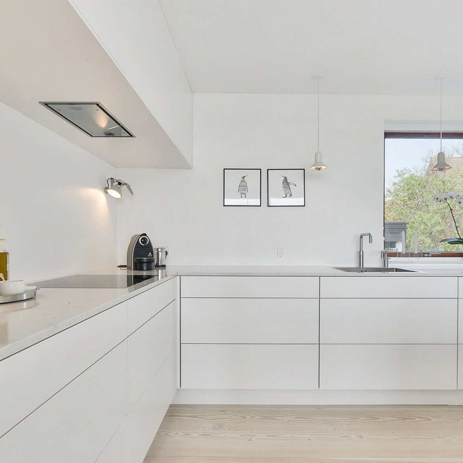 Кухня только с нижними шкафами