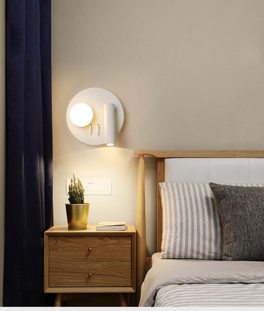 Светильники над двуспальной кроватью