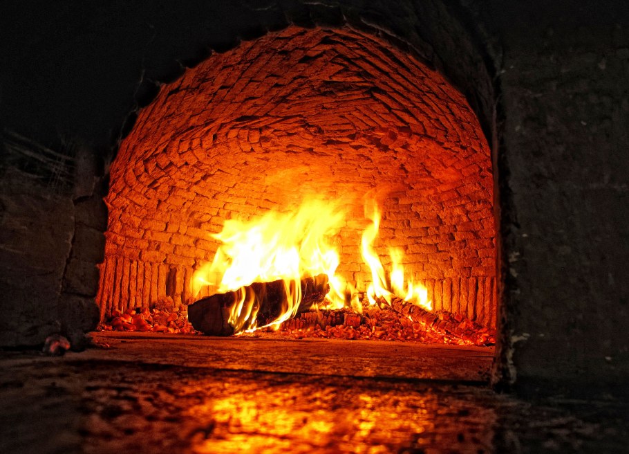 Старинный камин