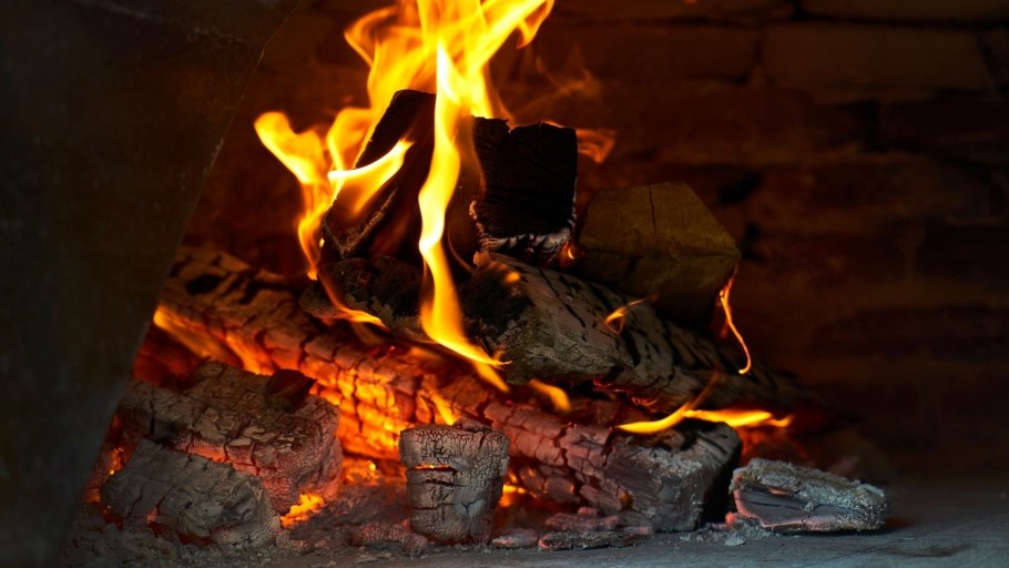 Заставка камин