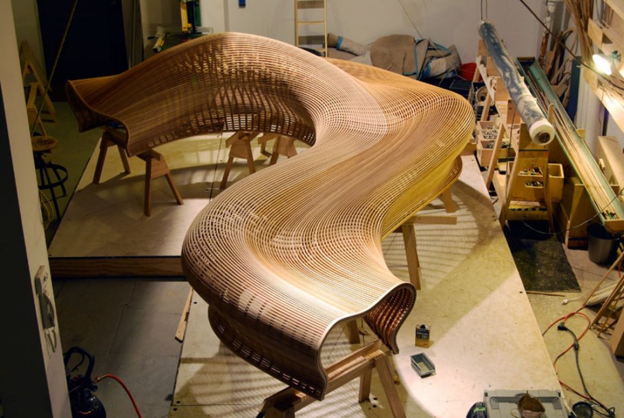 Необычные стулья из дерева