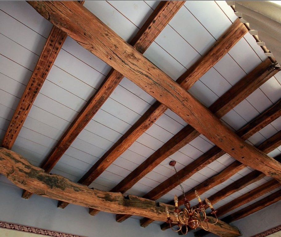 Потолочные балки под старину