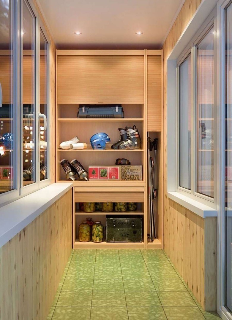 Удобный шкаф на балкон