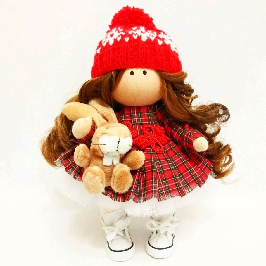 Текстильная кукла в Красном