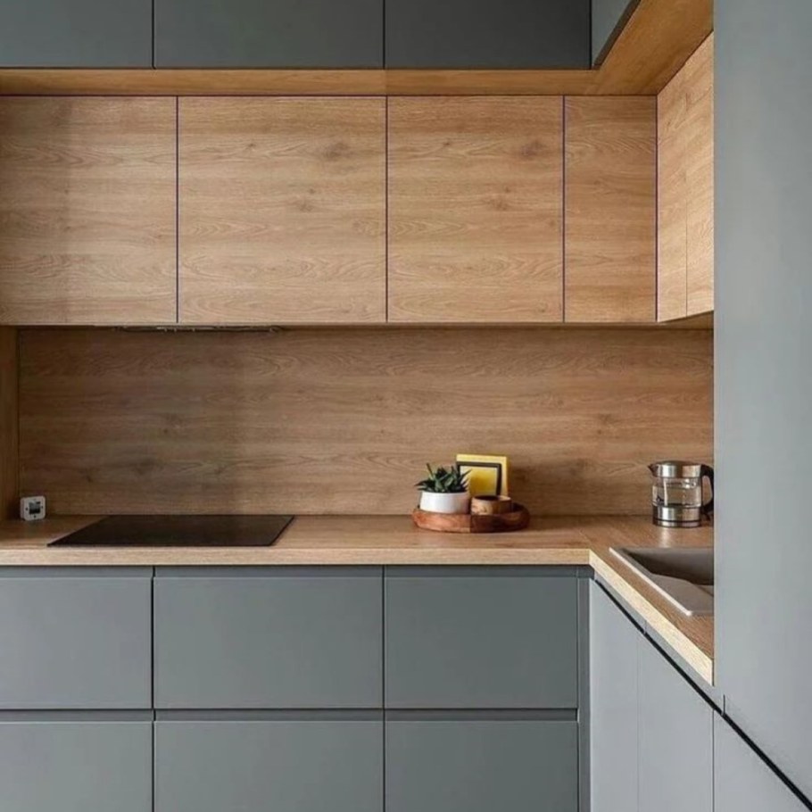 Кухня с деревянной столешницей