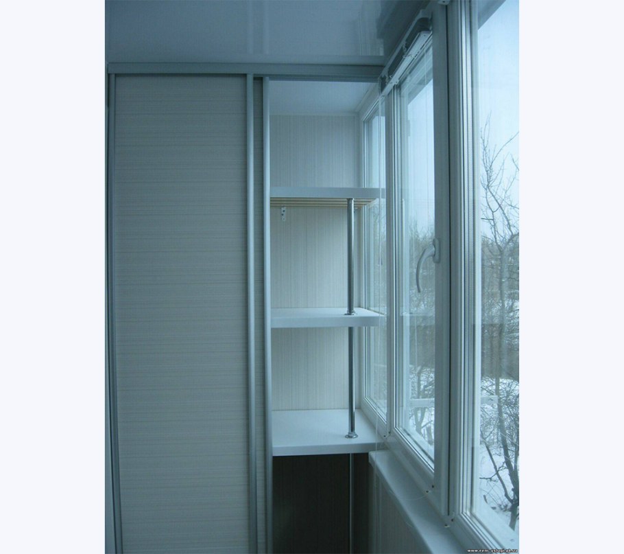 Шкаф стеллаж на балкон