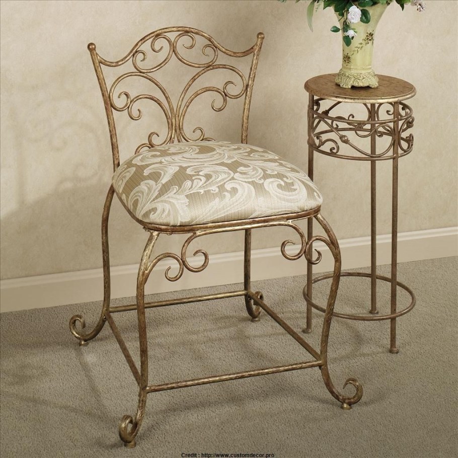 Кованый табурет