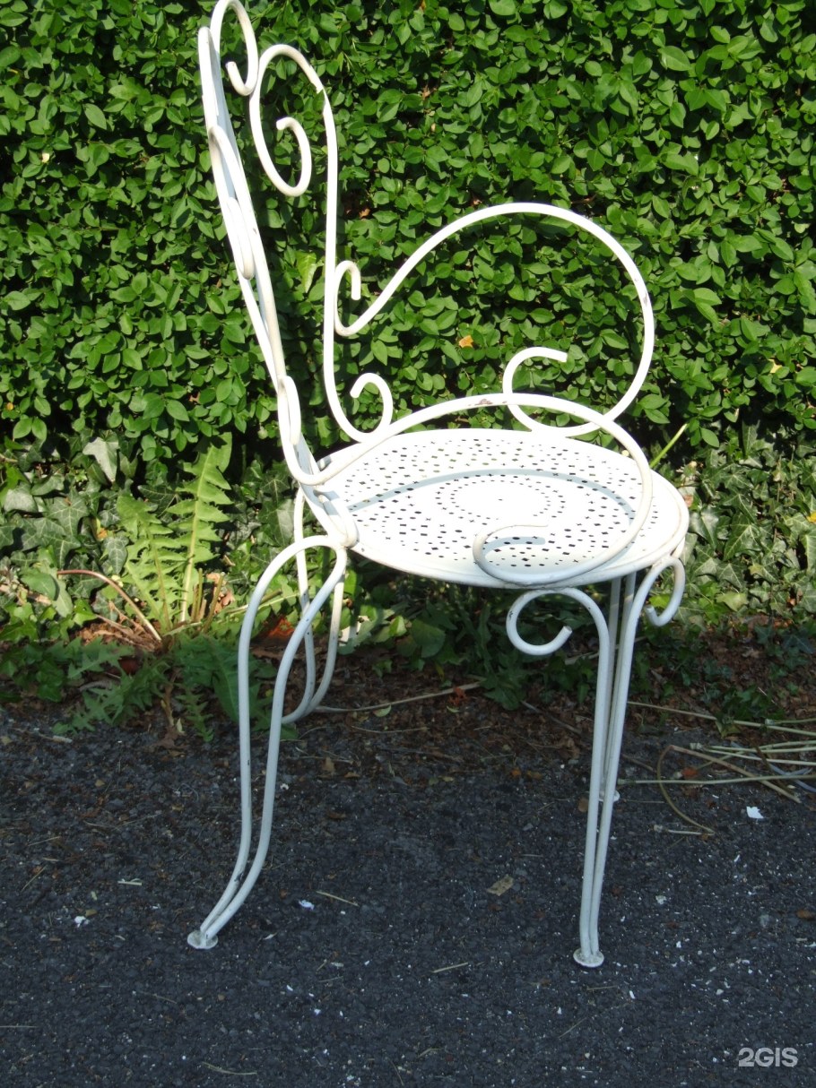 Стул кованый белый