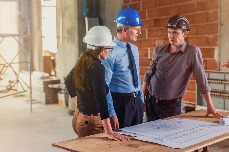 Рабочие на стройке