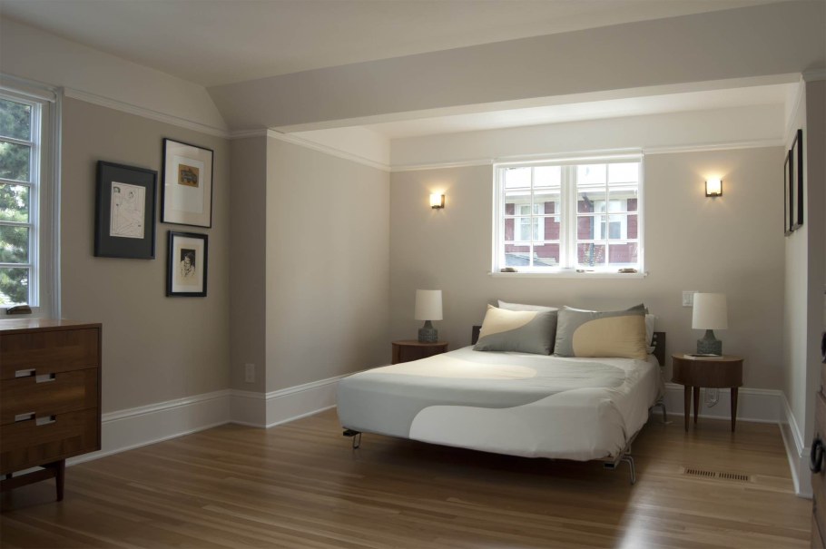 Benjamin Moore OC-20