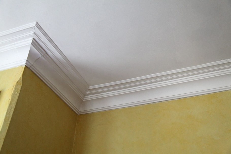 Плинтус потолочный 85*110