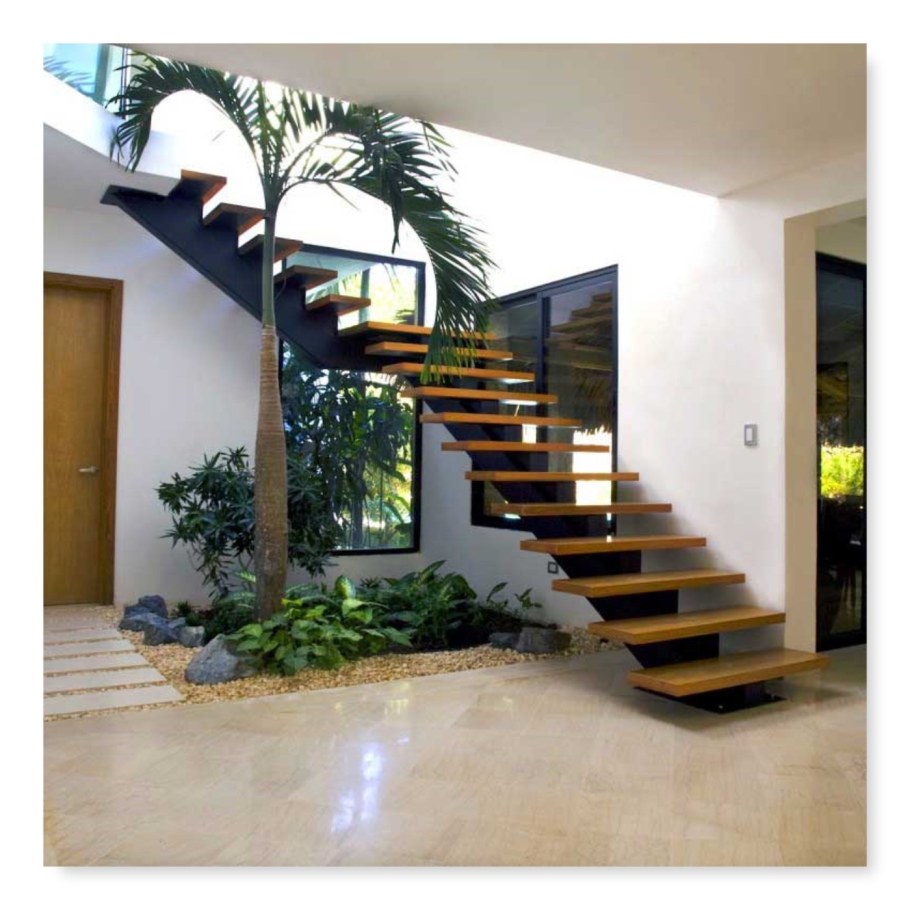 Современная лестница в доме