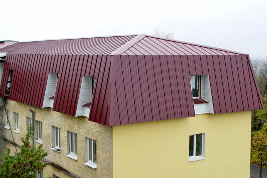 Вальмово мансардная кровля